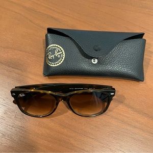 Ray Ban Wayfarer Tortoise